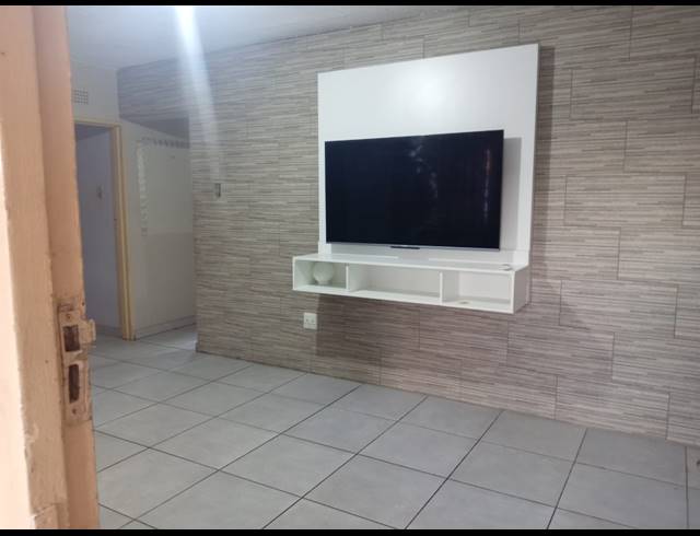 3 BEDROOM FLAT TO LET IN BRACKENHAM
